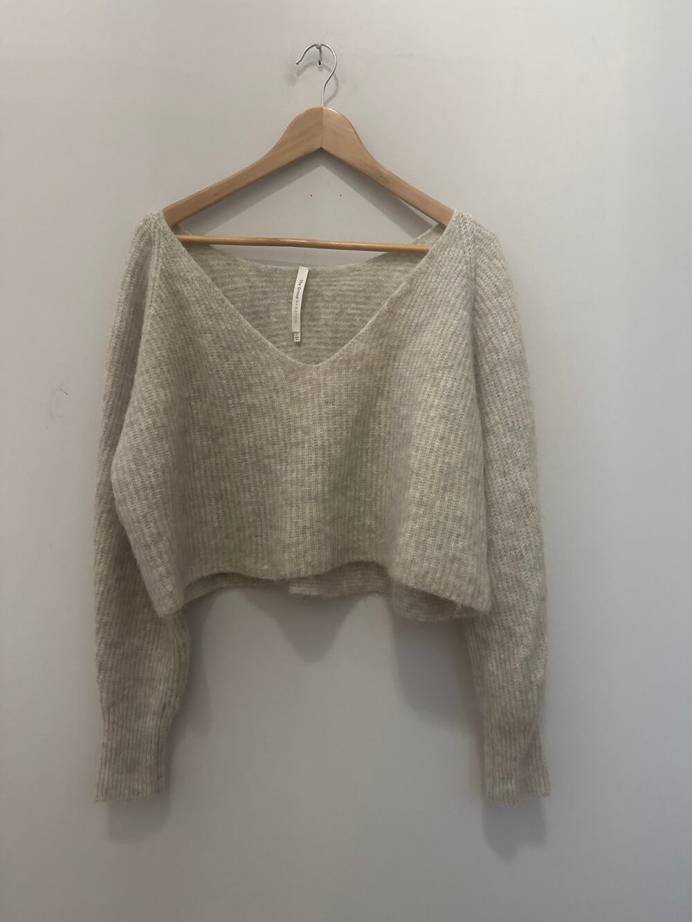 Aritzia Babaton Tessin Sweater Cropped Cream Grey Cozy Minimalist Neutral Large